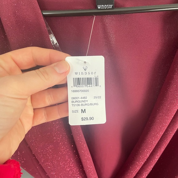 Sparkled red Windsor bodysuit - Picture 3 of 3